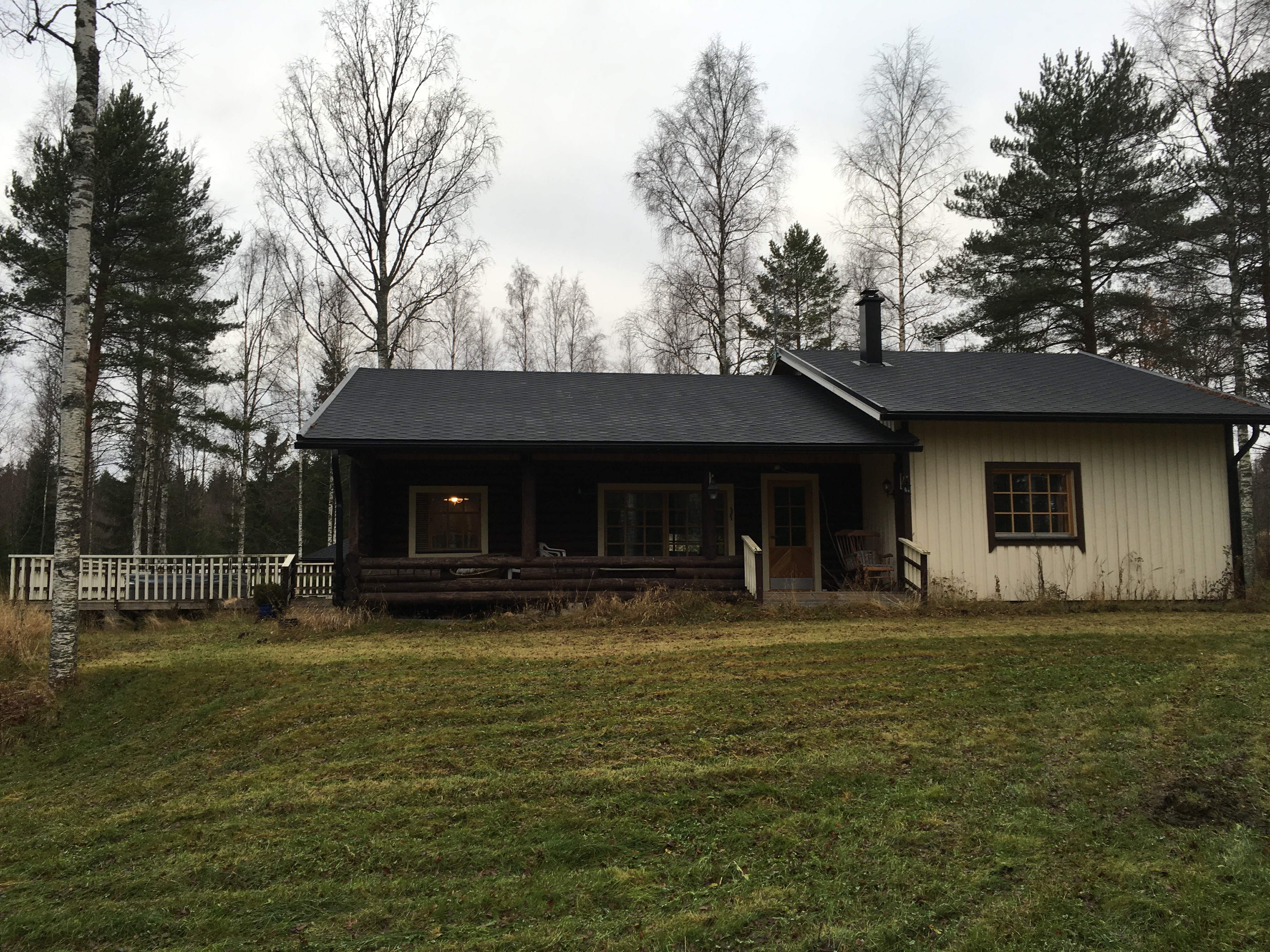 Loma-asunto / mökki porealtaalla